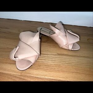 N21 N 21 US 7 37 beige leather bow sandal shoes Blush Mules